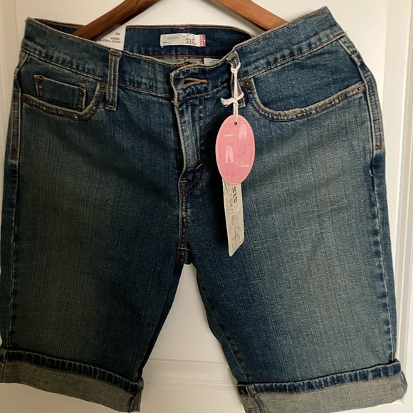 NWT Levis Shorts - Picture 1 of 8